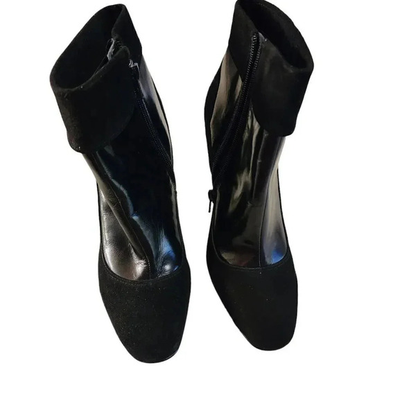 New Enzo Angiolini Women's Black Leather Suede Side Zip Booties Heel Size 8.5 M - Picture 3 of 9